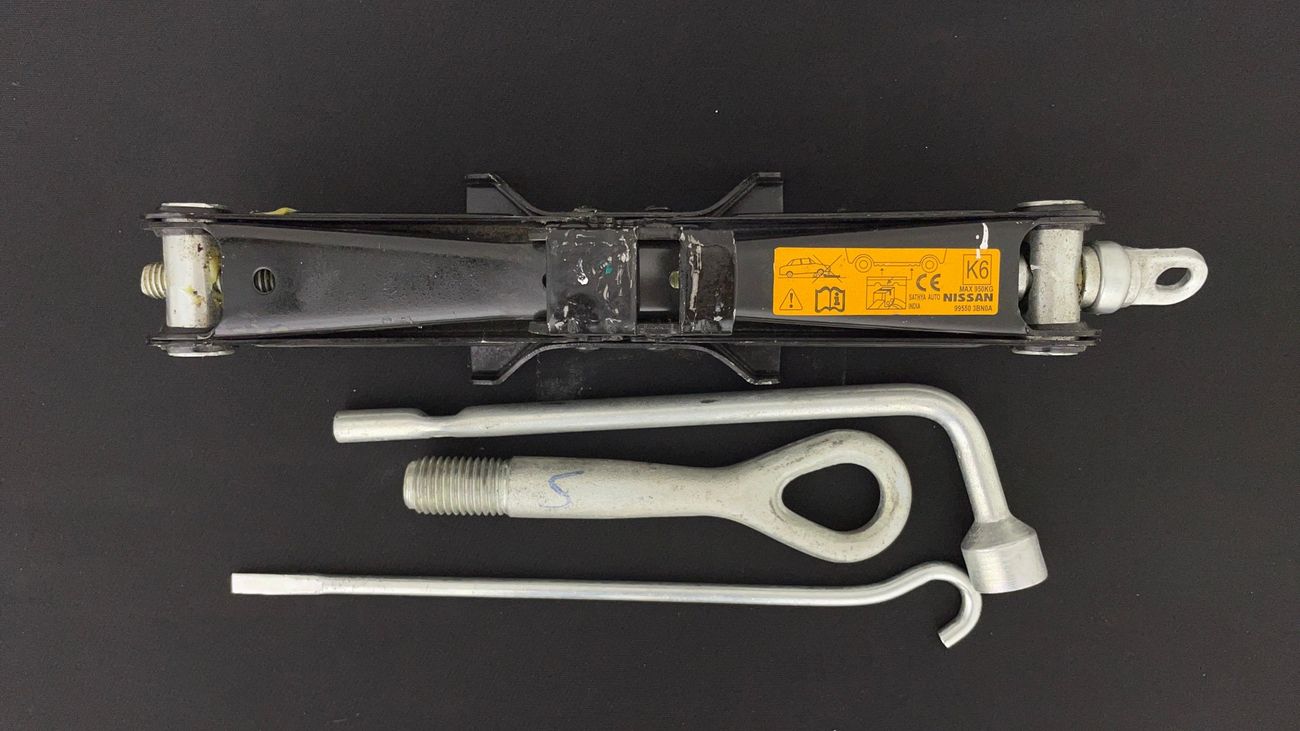 نيسان صني SV 1.5 | بدون دفعة مقدمة | اختبار القيادة في المنزل