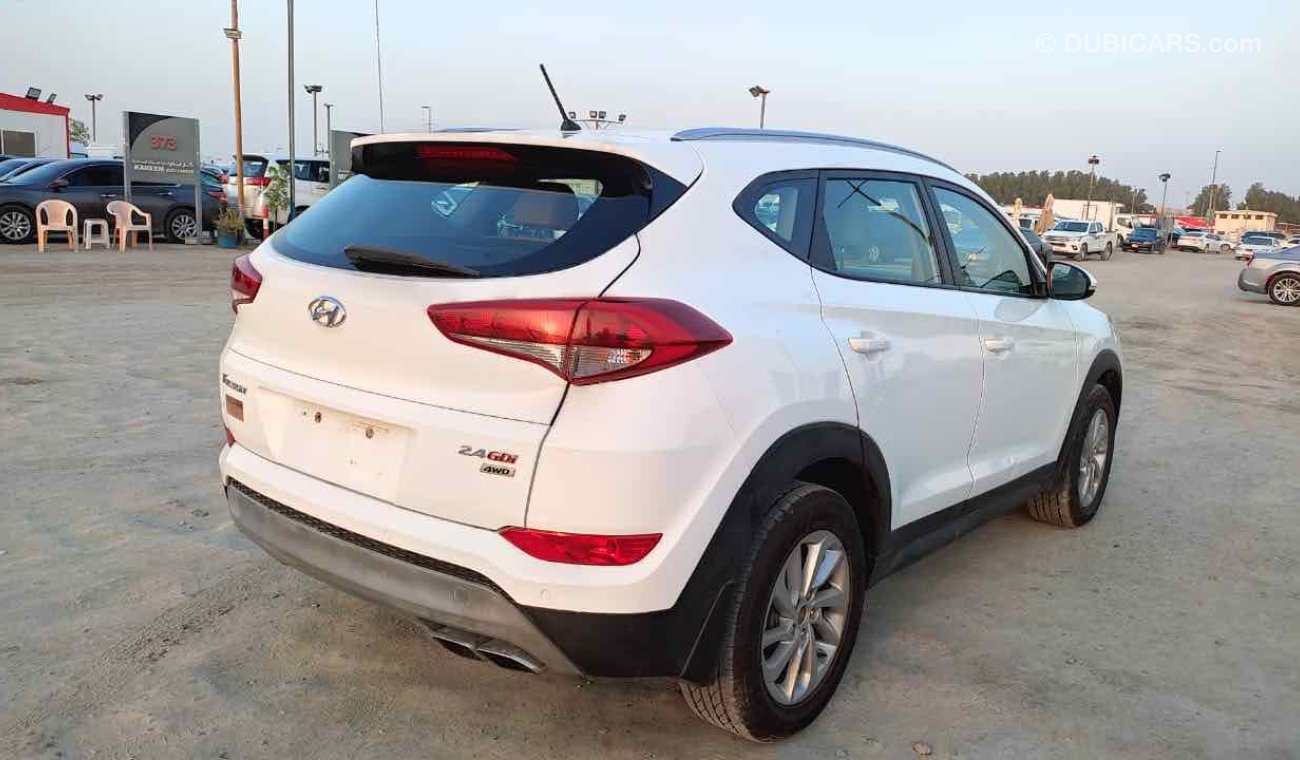 Hyundai Tucson خليجي بدون صبغ GCC Original paint