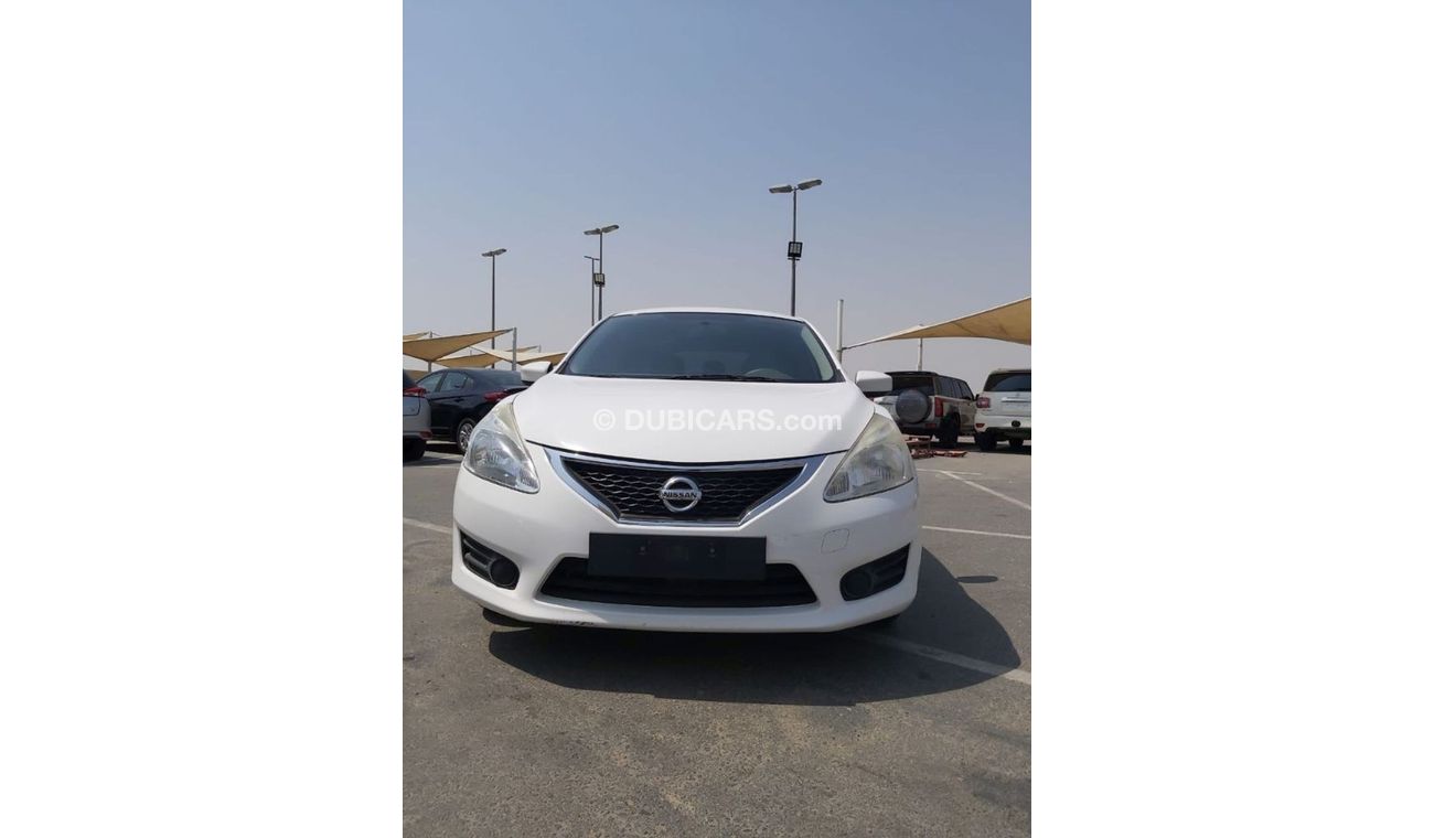 Nissan Tiida Nissan TIDA - 2016- Low millage- O original Paint.