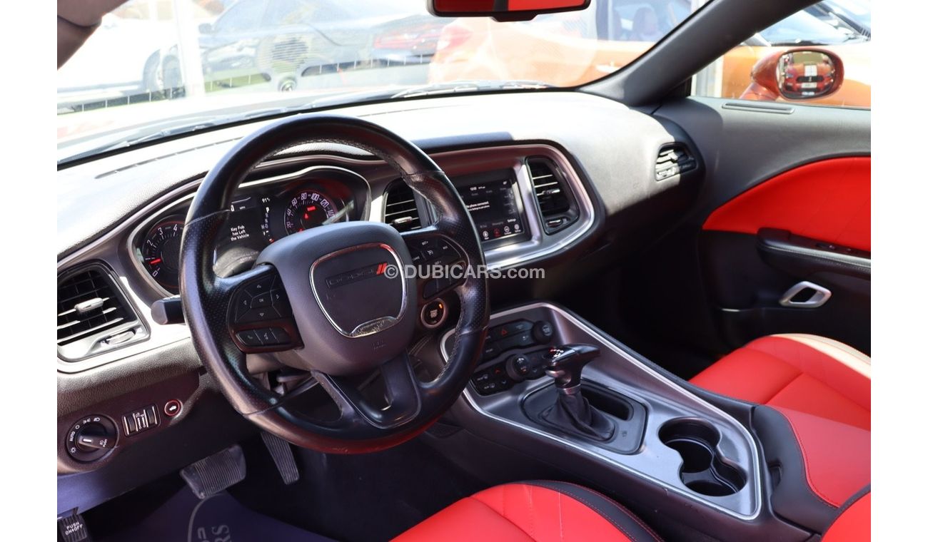 Dodge Challenger SXT Plus Dodge Challenge SXT /2020/USA/ V6