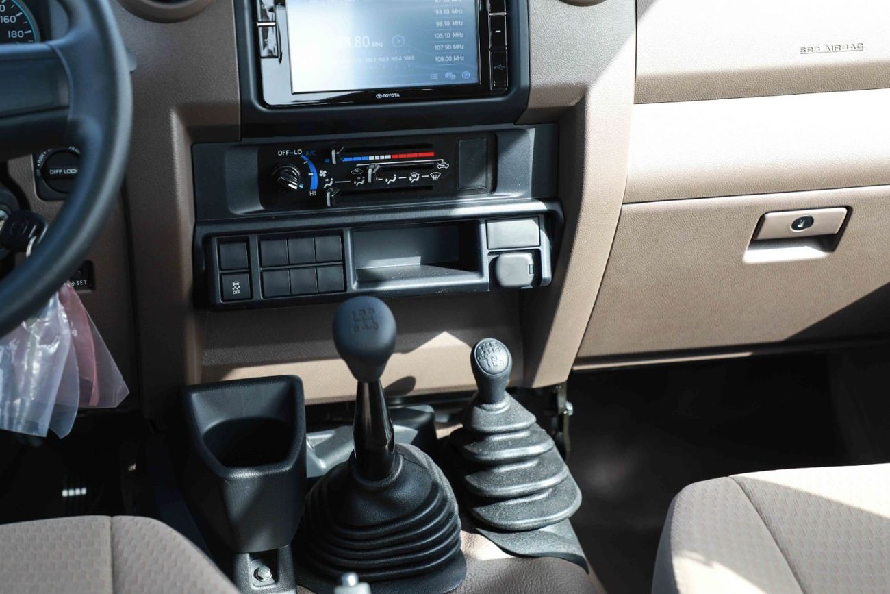 Toyota Land Cruiser Pick Up 2024 Toyota LC79 4X4 Double Cab 4.5 V8 - White inside Beige | Export Only