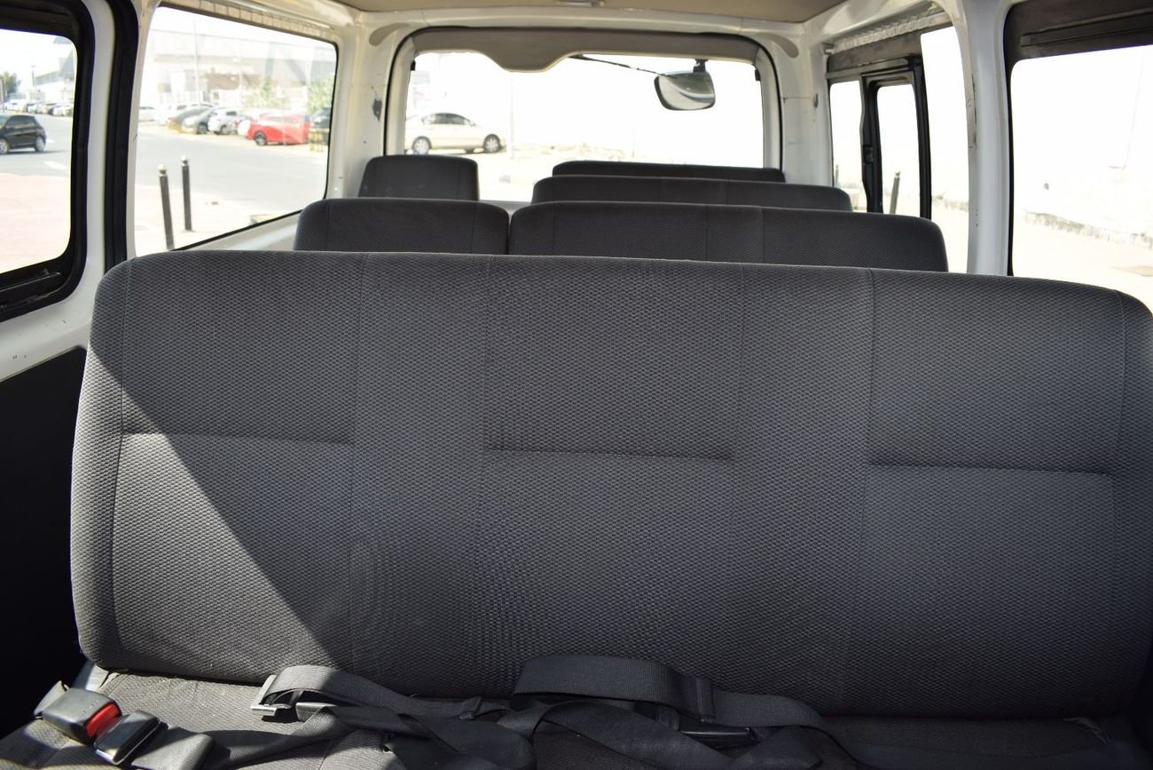 Toyota Hiace GL - Standard Roof Toyota Hiace 13 seater bus, model:2016. Excellent condition