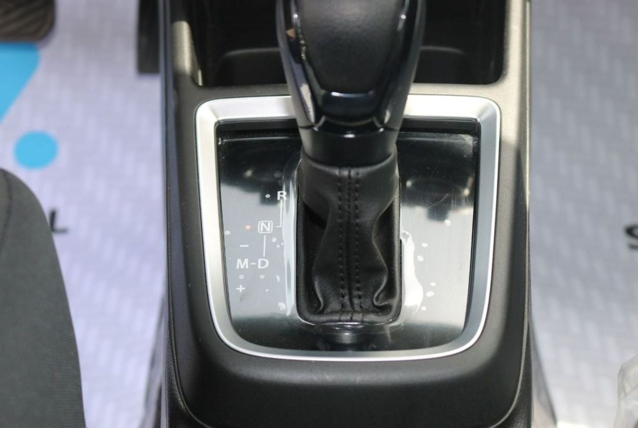 سوزوكي سويفت GLX | PUSH START | BLUETOOTH/RADIO | AUTO AC | PARKING SENSORS | KEYLESS GO | 2024