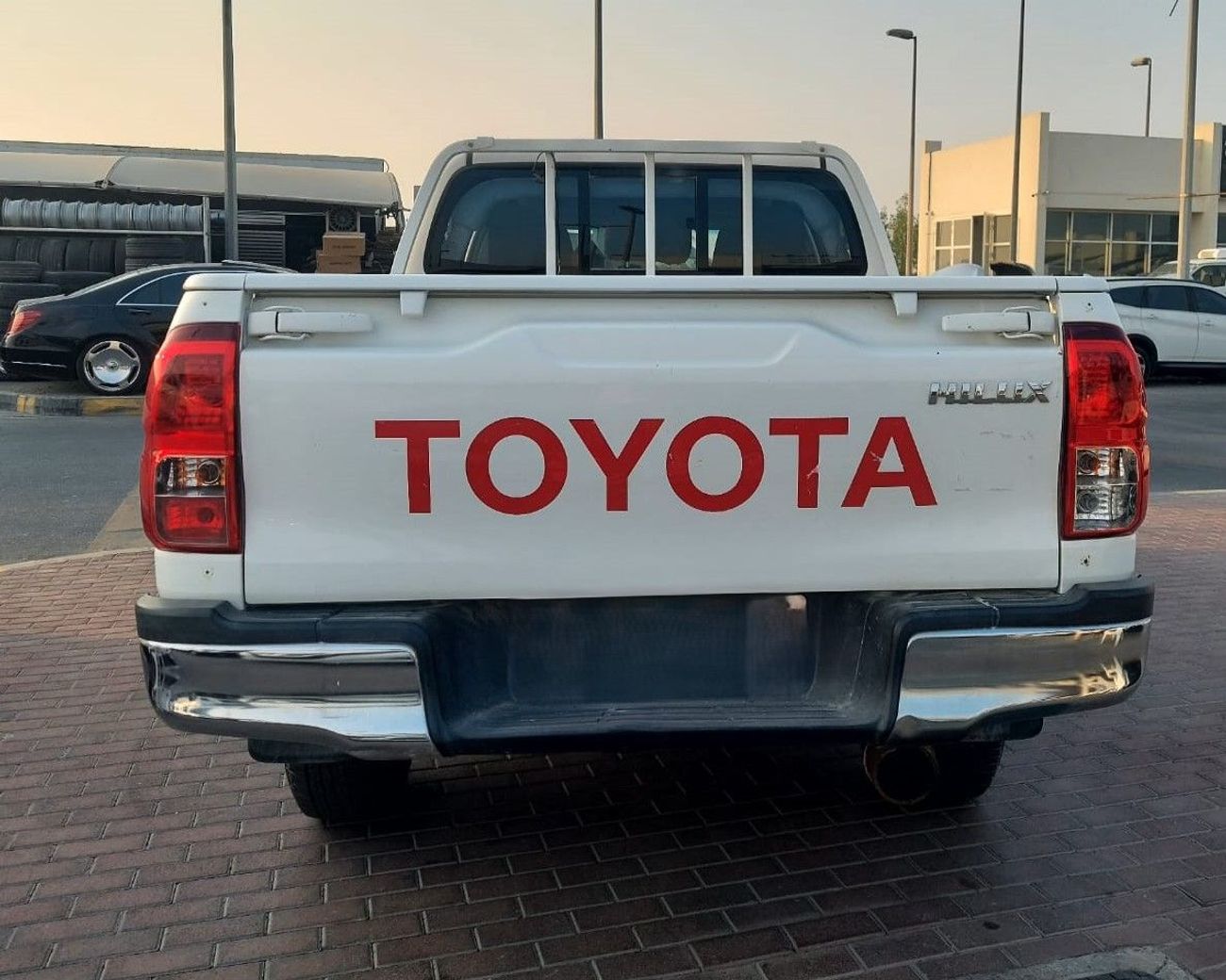 Toyota Hilux DC 2.4L 4WD DIESEL MANUAL TRANSMISSION