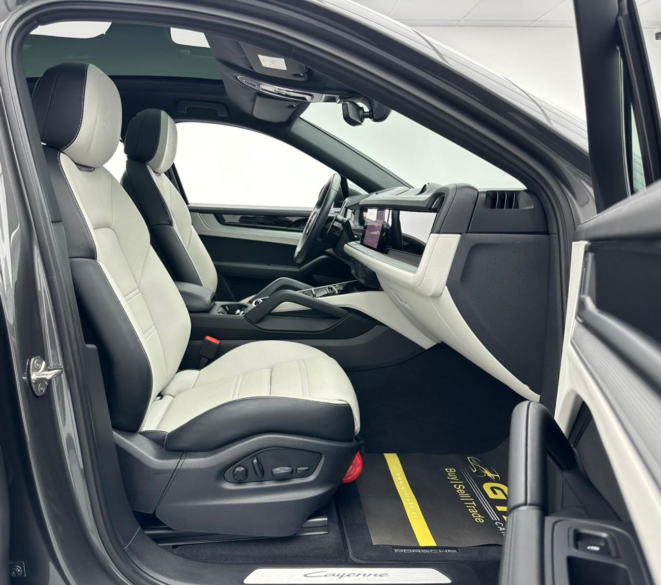 Porsche Cayenne Base Coupe 2024 Porsche Cayenne Coupe, Feb/2027 Porsche Warranty, Porsche Full Service History, GCC