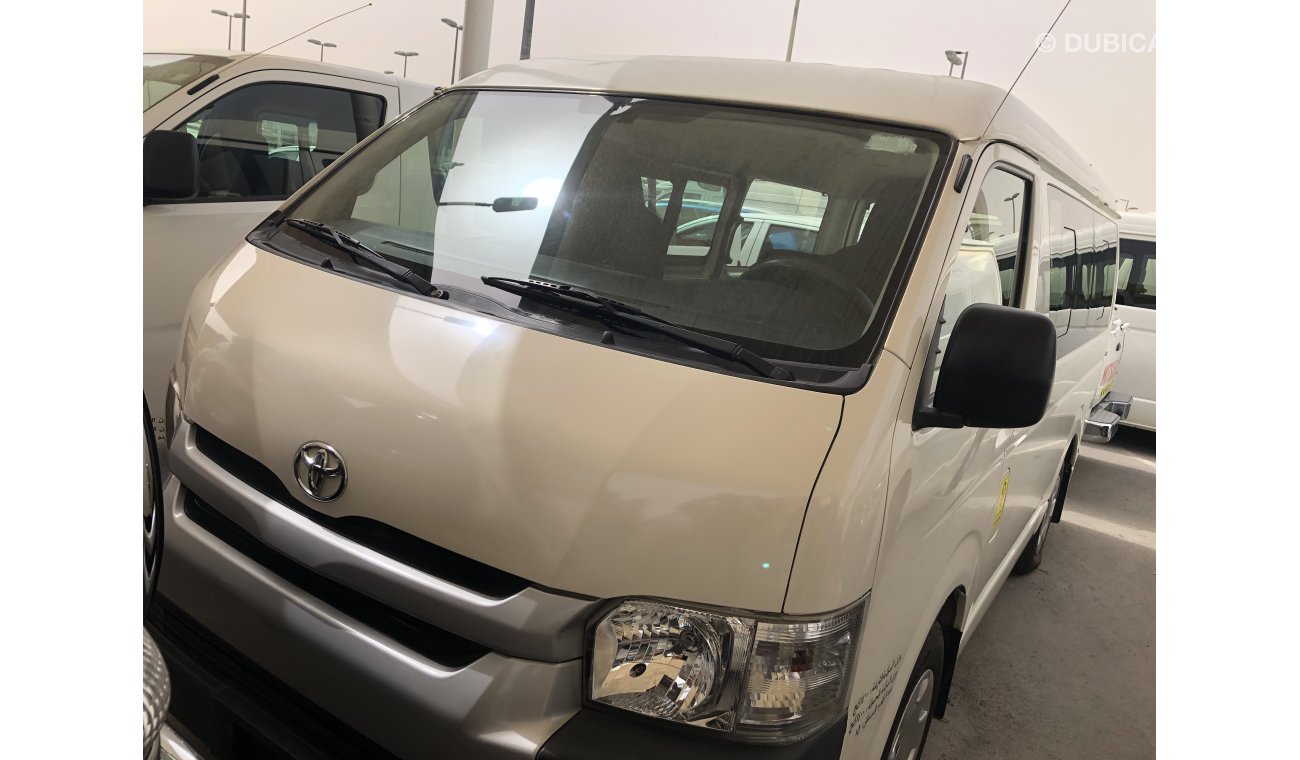 تويوتا هاياس Toyota Hiace Midroof Bus 15 str,Model:2015.Excellent condition