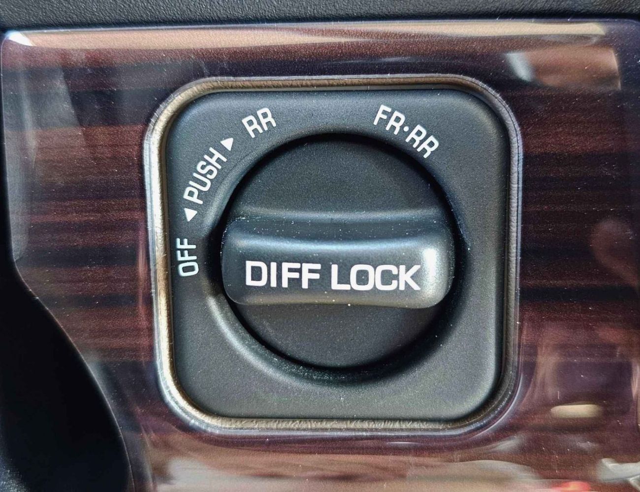 تويوتا لاند كروزر بيك آب DOUBLE CABIN / 4.0L V6 PETROL A/T 4WD / SNORKEL, POWER WINDOWS  (CODE # STD-E)