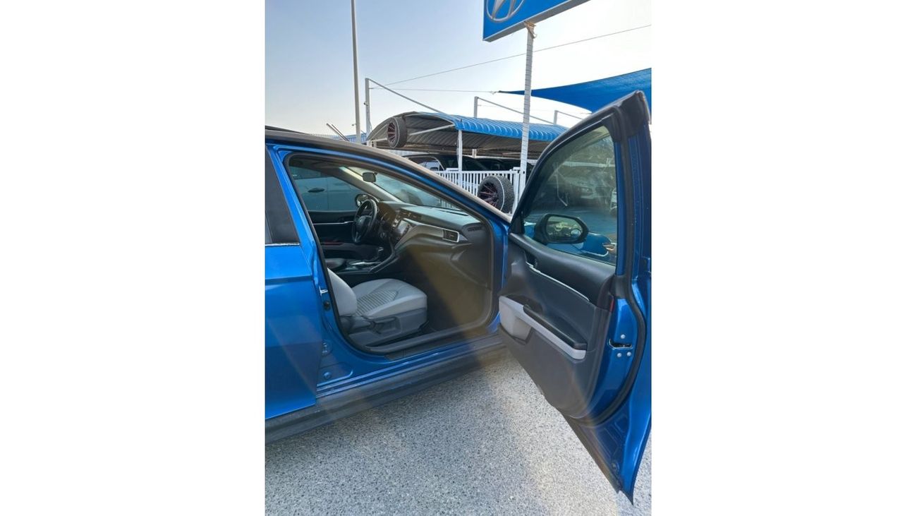 Toyota Camry Toyota Camry 2018 with an engine capacity of 2.5 4 cylinders in good condition leather interior has