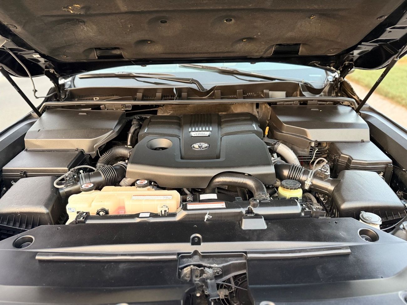 Toyota Land Cruiser Toyota landcuriser 2022 Years TwinTurbo GXR 3.5L petrol left hand drive black color