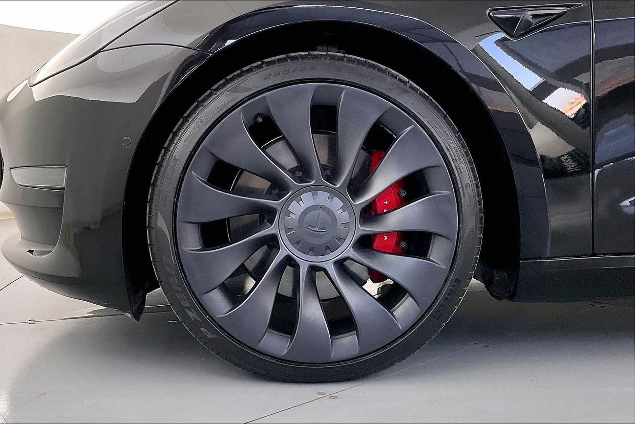 Jeep Grand Cherokee Laredo| 1 year free warranty | Exclusive Eid offer