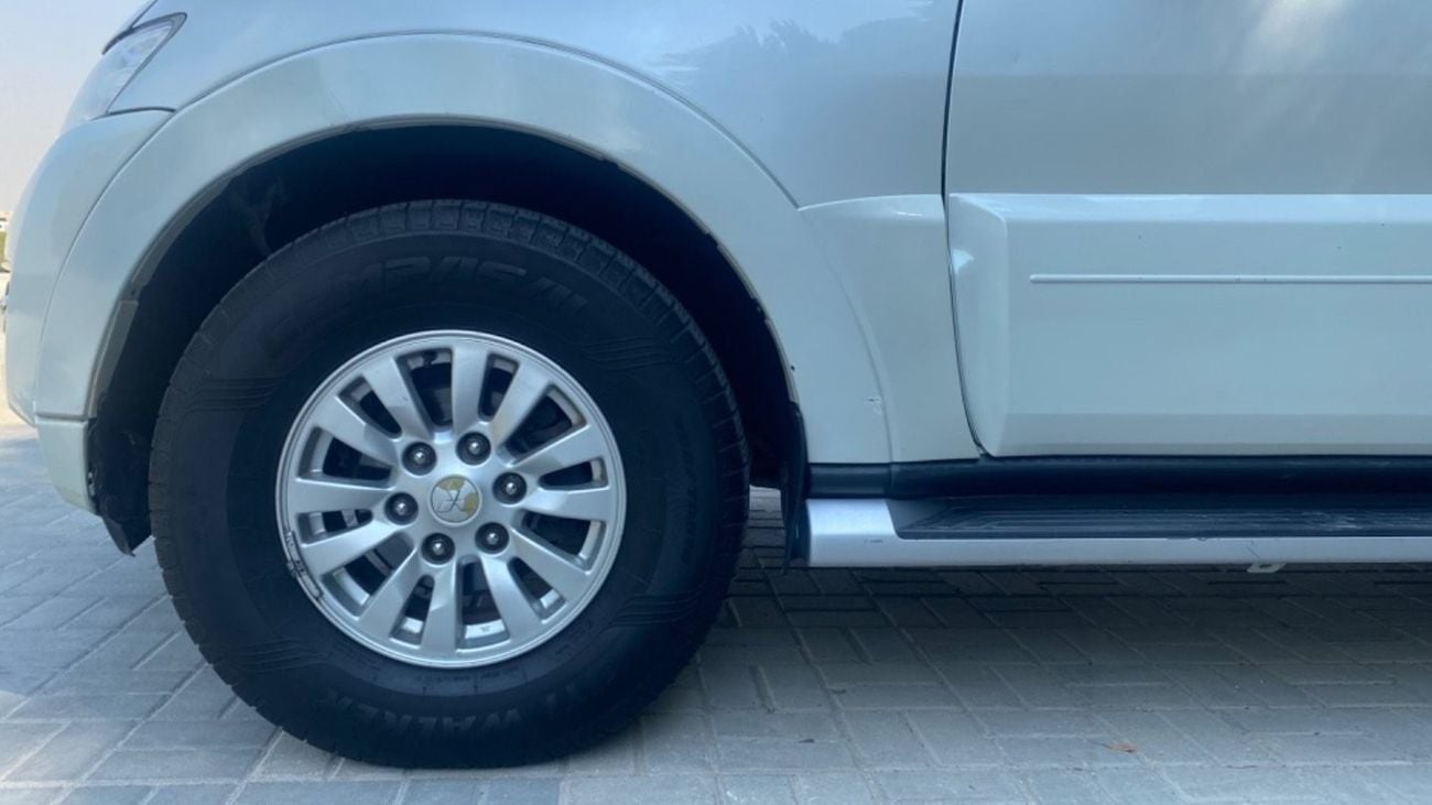 ميتسوبيشي باجيرو GLS Std