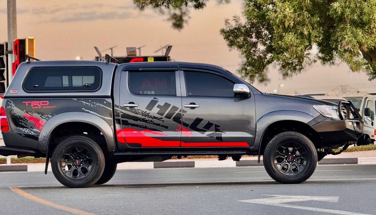 تويوتا هيلوكس PREMIUM CANOPY INSTALLED | ARB BULL BAR | 3.0L DIESEL ENGINE | 2011 | MANUAL TRANSMISSION | RHD