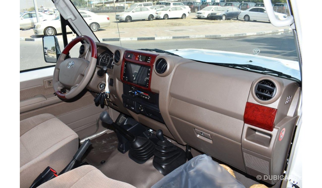 تويوتا لاند كروزر بيك آب 79 SINGLE CAB PICKUP LX V8 4.5L TURBO DIESEL 4WD MANUAL TRANSMISSION