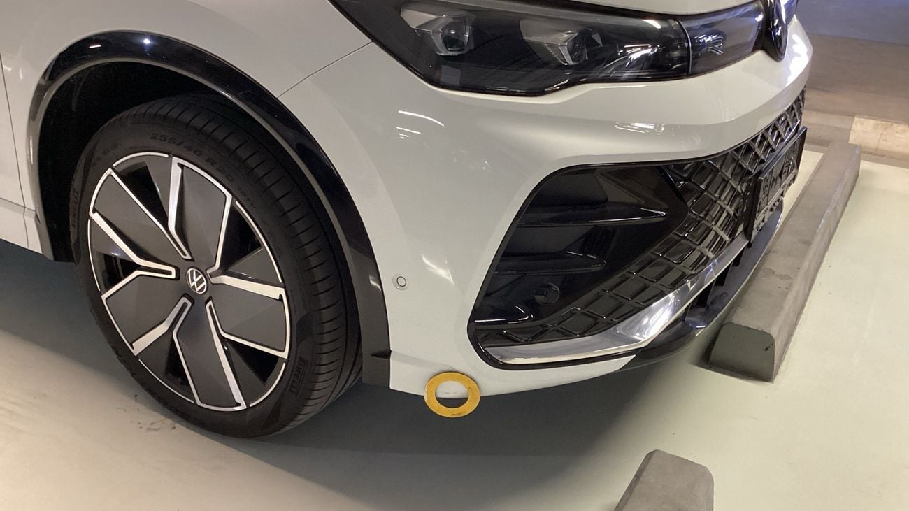 Volkswagen Tiguan R-LINE | Guaranteed Warranty | 0 Down Payment
