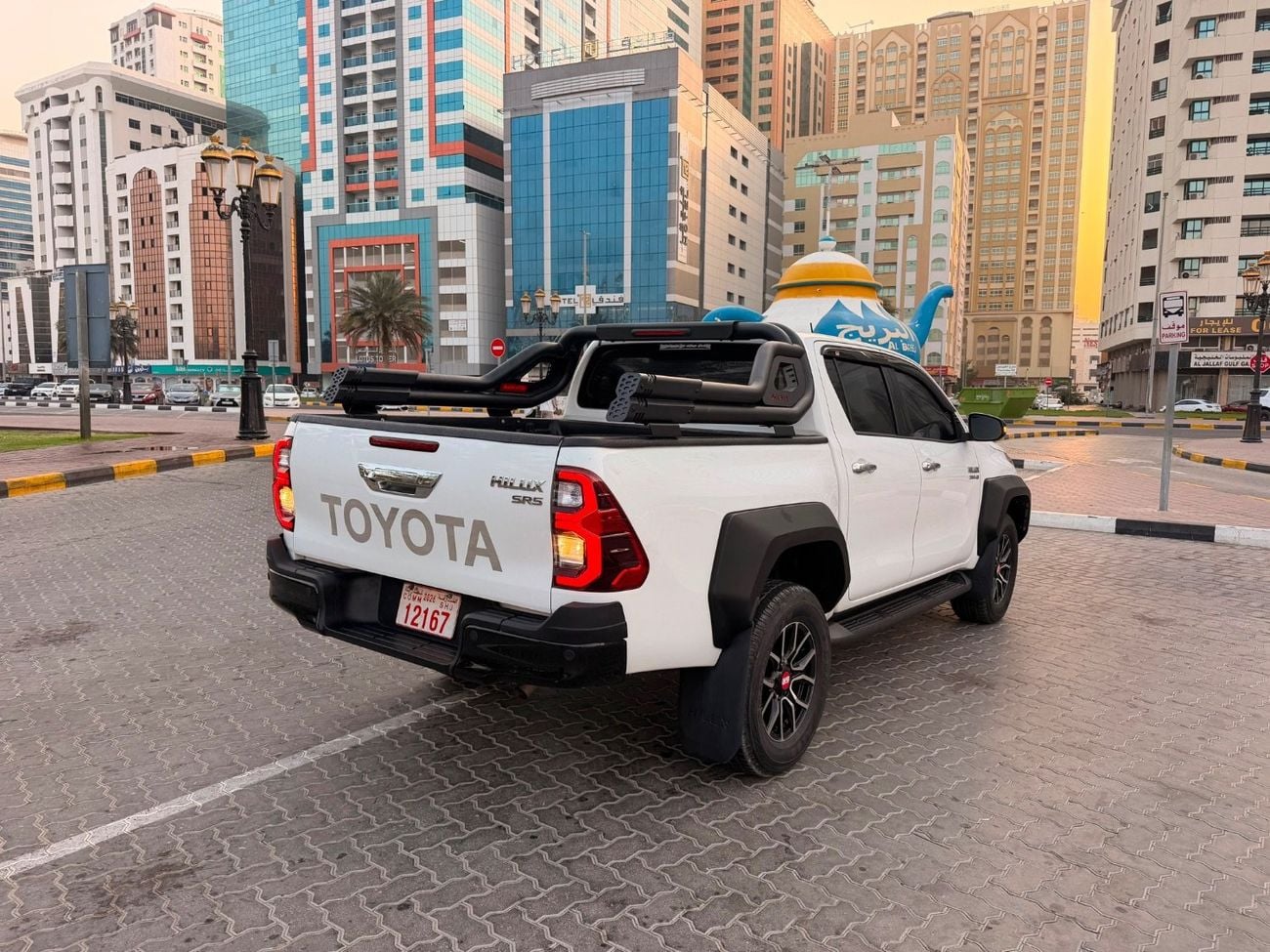 تويوتا هيلوكس SR With Upgrade GR Sport shape