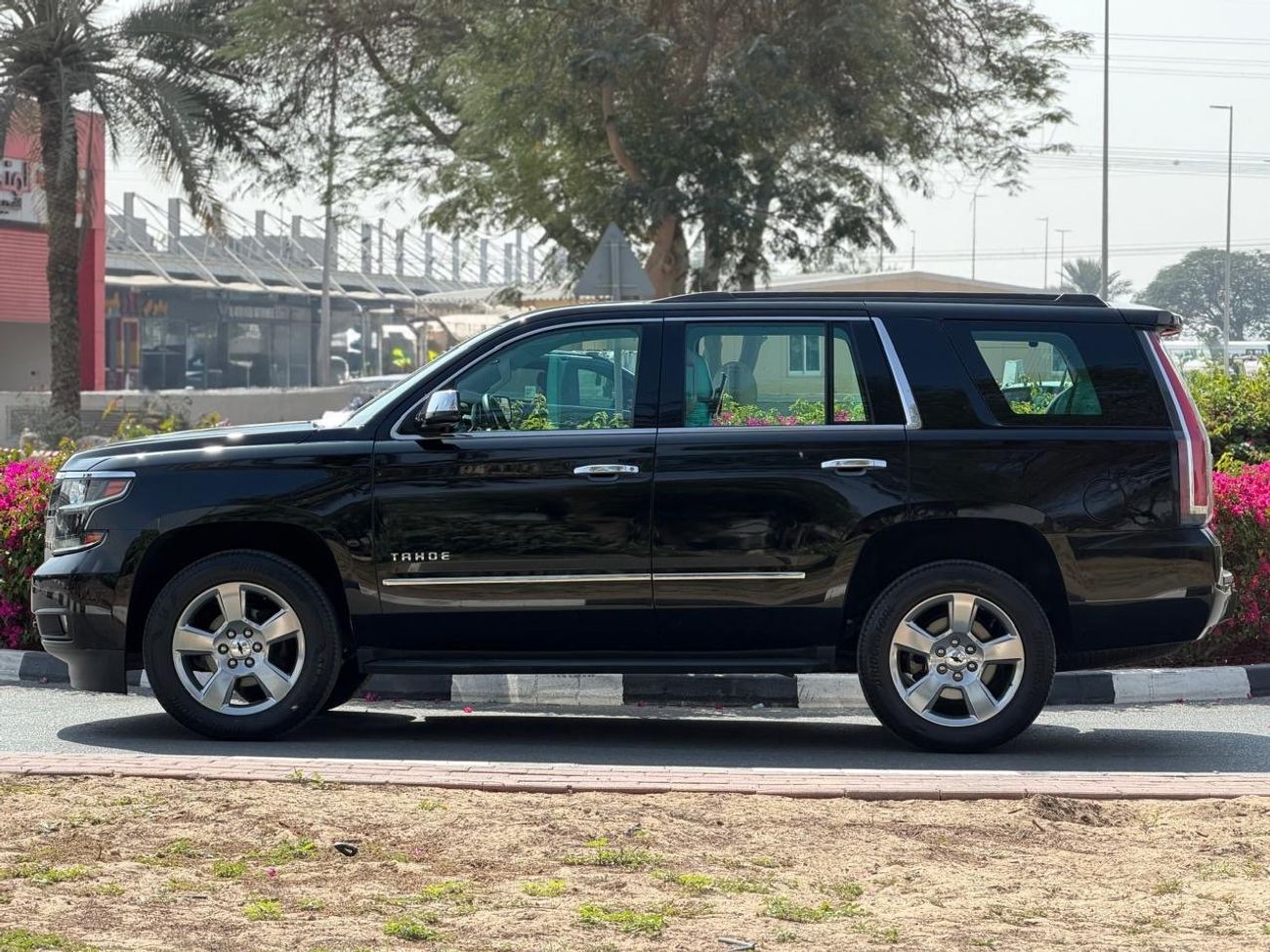 شيفروليه تاهو LS 5.3L 4WD (8 Seater)