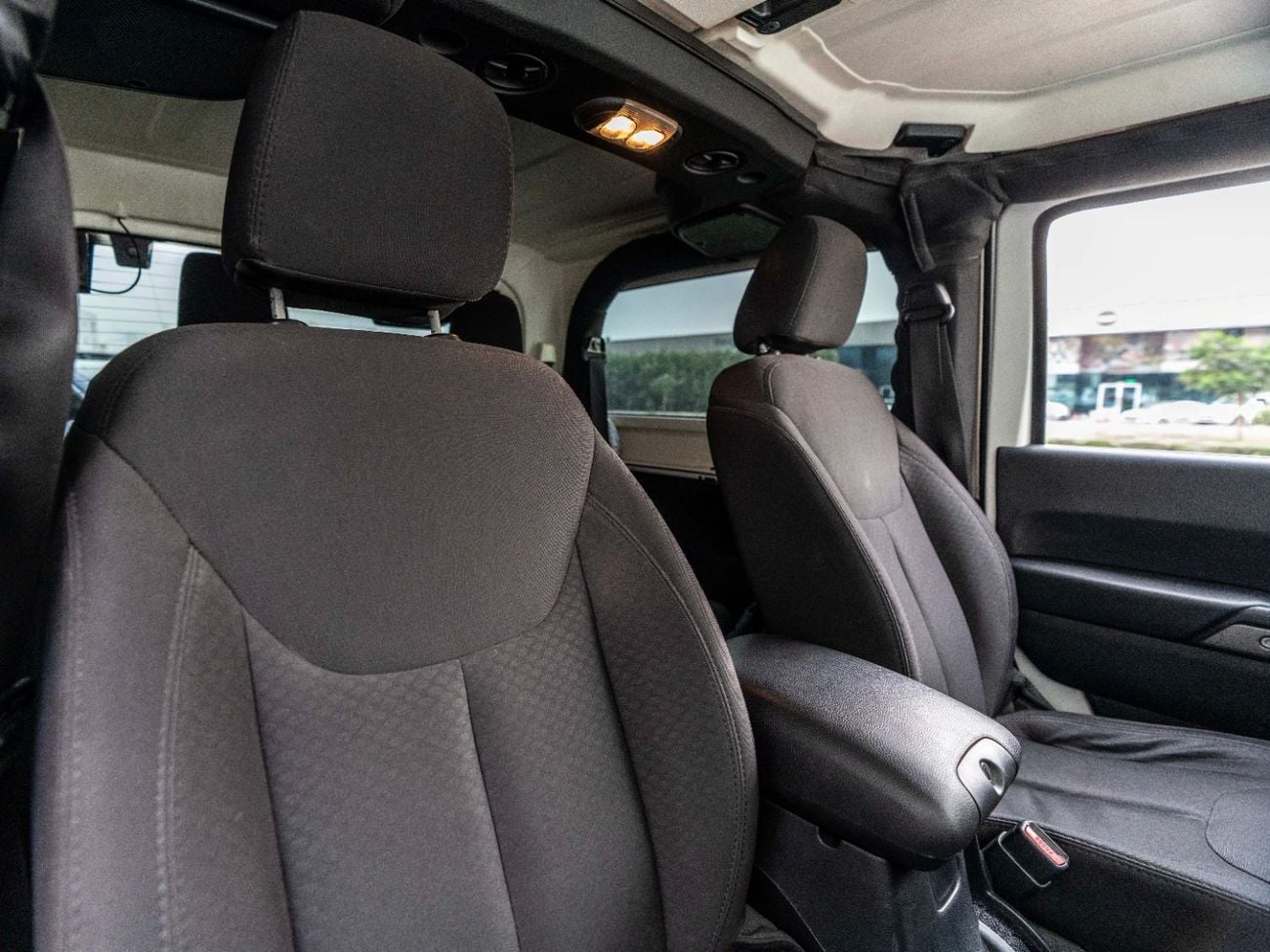 جيب رانجلر Sport S 3.6L A/T