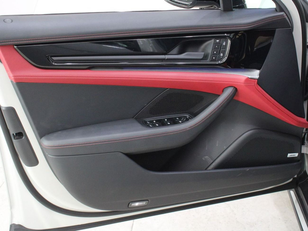 Porsche Panamera PANAMERA 4 | With warranty