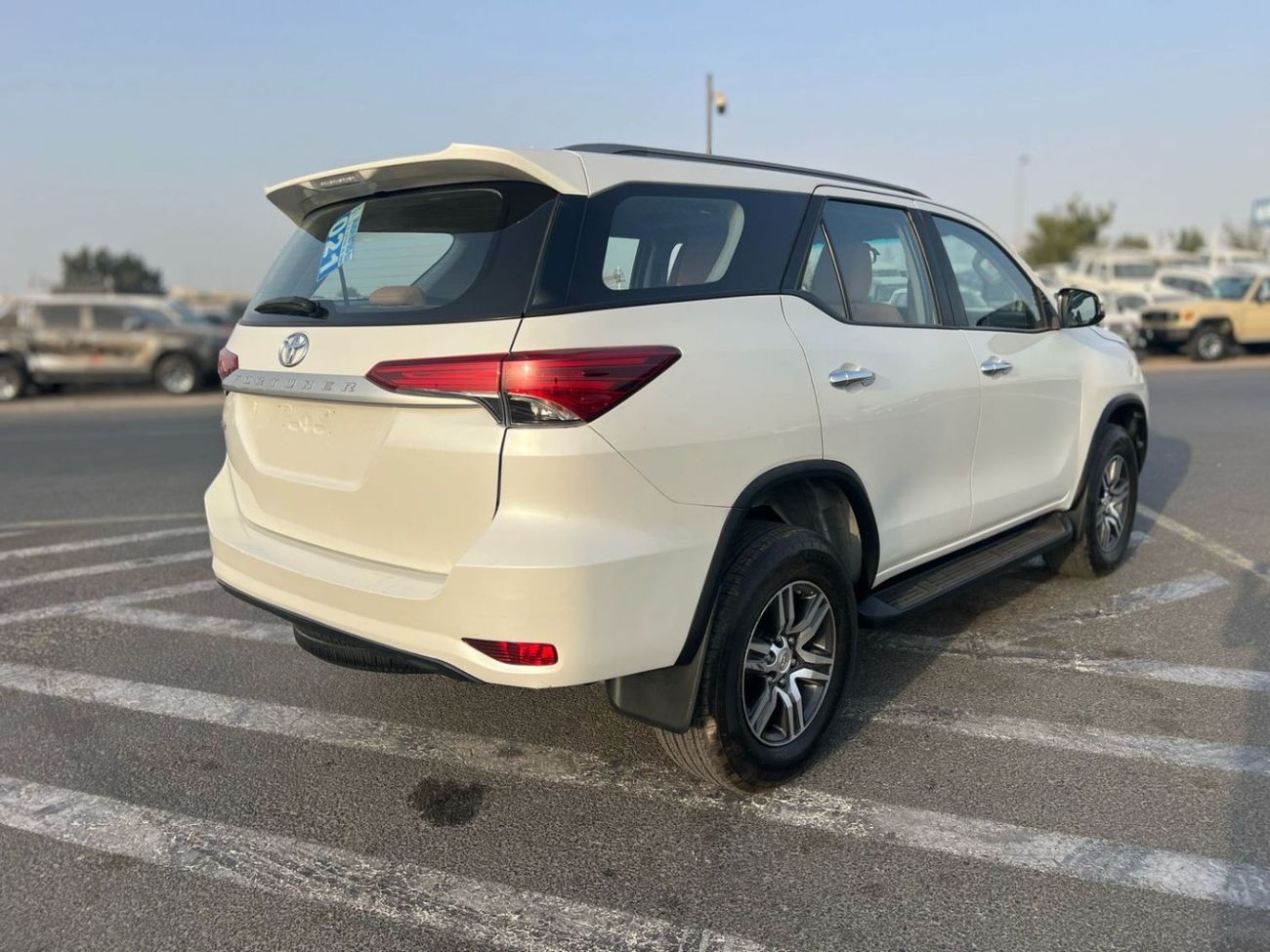 تويوتا فورتونر 2021 TOYOTA FORTUNER V4 2.7L - 4X4  4Wheel Drive - Rear Camera
