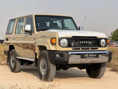 Toyota Land Cruiser 70 LC76 4.0L PTR M/T // 2025 // STD WITH DVD&BACK CAMERA , CRUISE CONTROL // SPECIAL OFFER // BY FORMUL