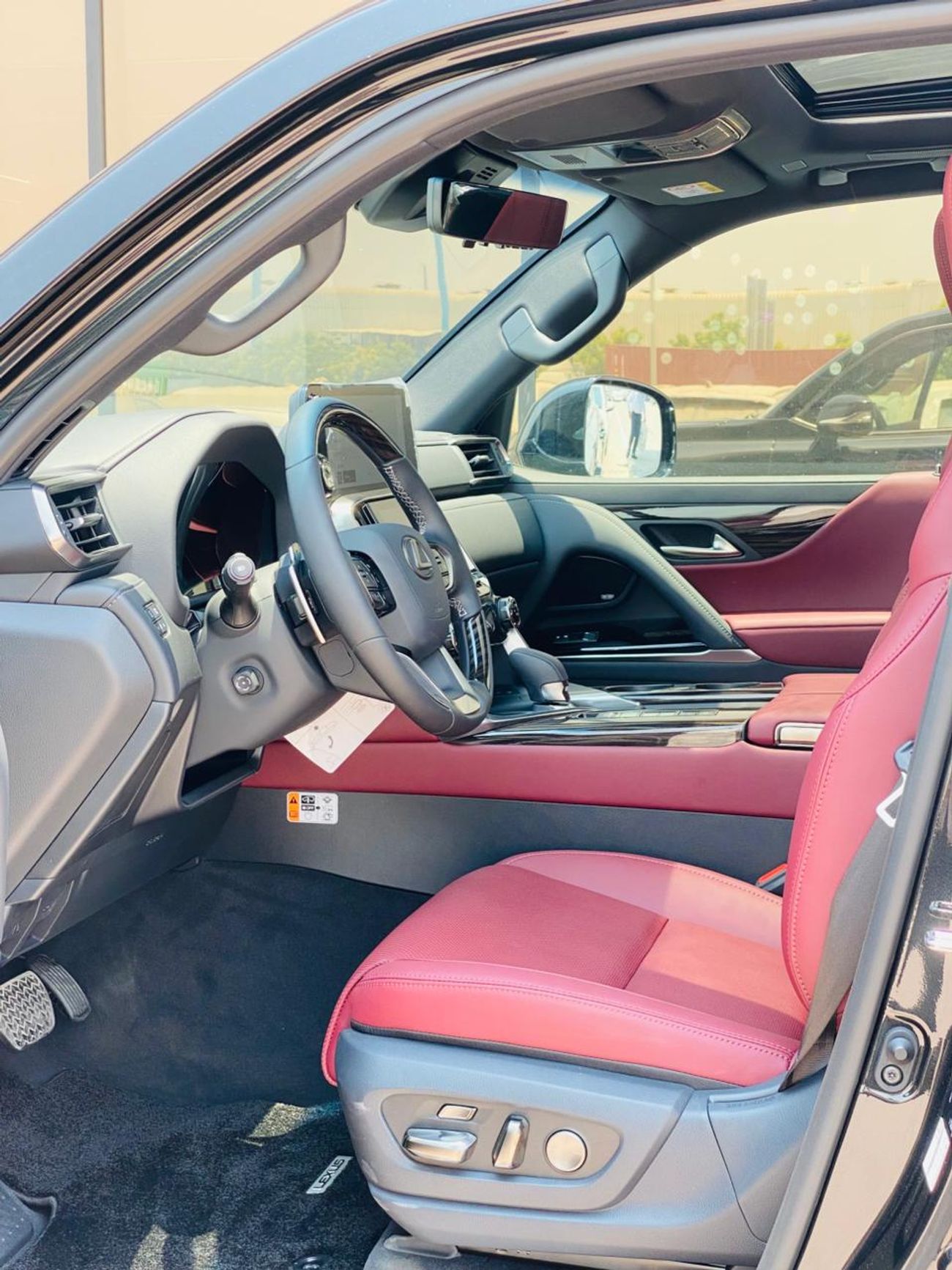 لكزس LX 700h Signature