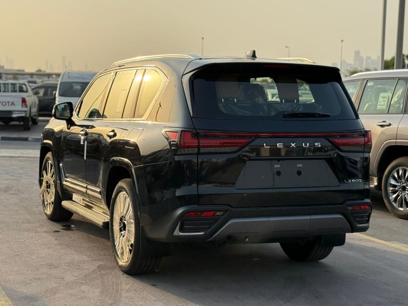 لكزس LX 600 LEXUS LX600 3.5L SUV 4WD