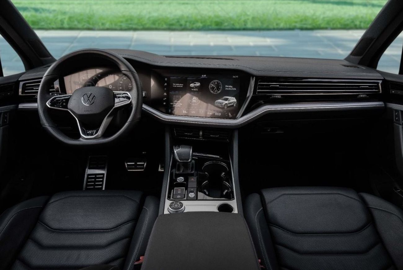 فولكس واجن طوارق R-Line | 3,133 P.M  | 0% Downpayment | Full Agency Service History!