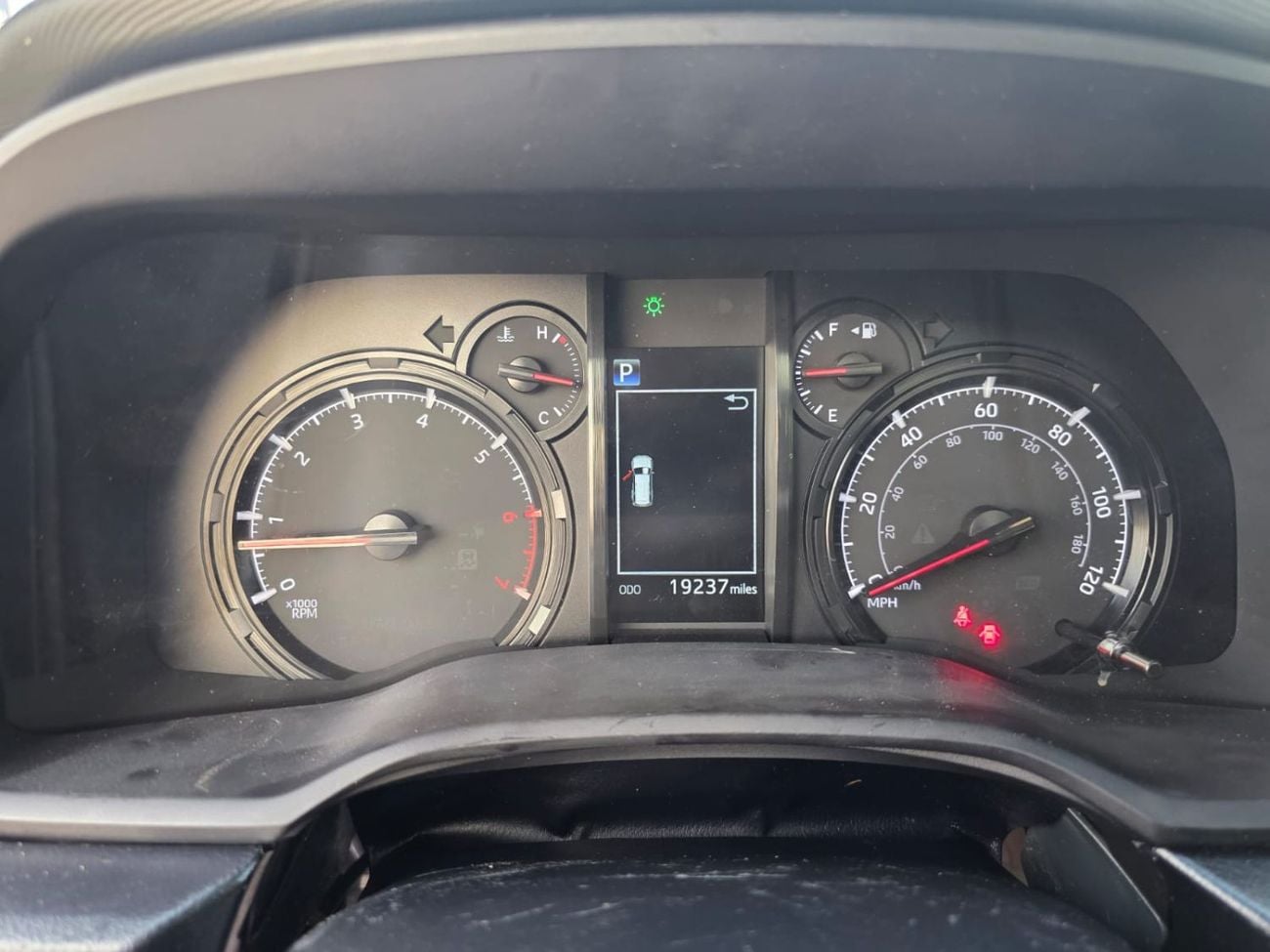 Toyota 4Runner LIMITED faceleft 2025 ( sunroof, 4x4, leather seat and 7 seater)