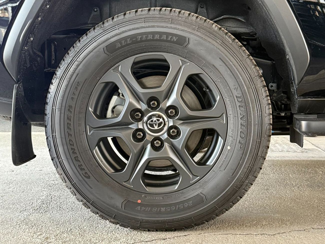 Toyota Land Cruiser 2026 TOYOTA LAND CRUISER GR SPORT 3.5 TWIN TURBO **EXPORT ONLY**التصدير فقط خارج الخليج***