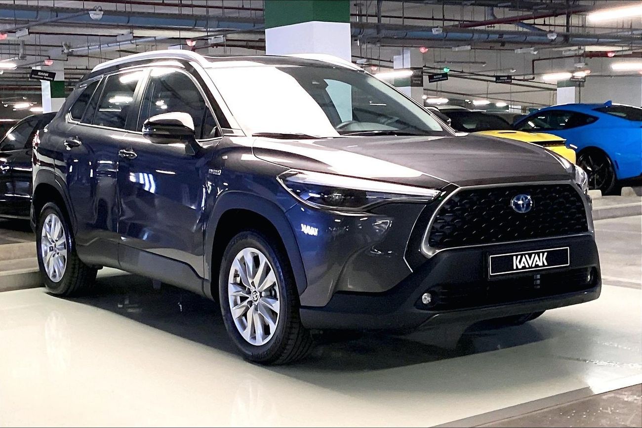 تويوتا كورولا كروس GLI | National Day Celebration | شامل الضمان | 0 ﺪﻔﻋﺓ ﺃﻮﻟﻯ