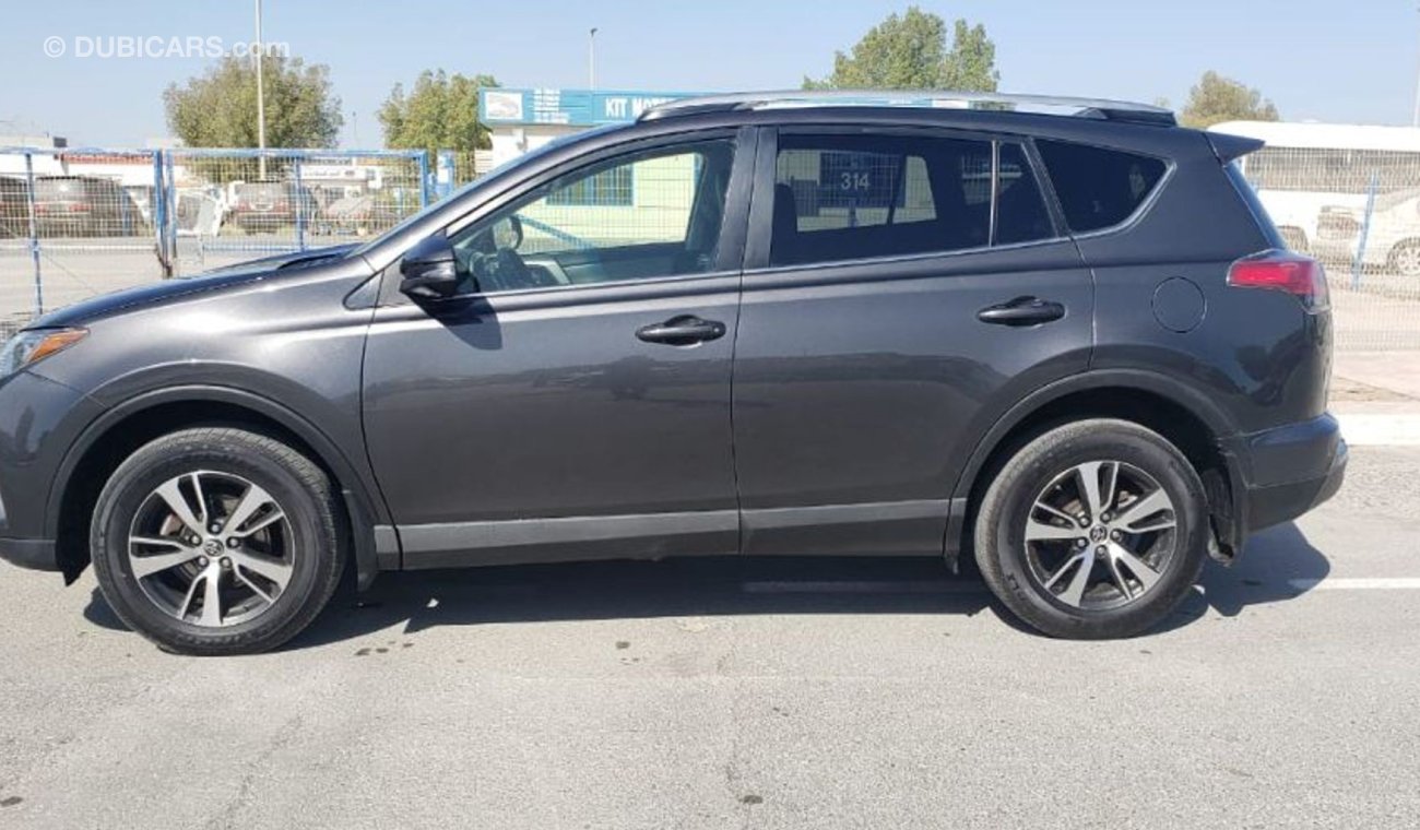 Toyota RAV4 TOYOTA RAV4 2017 XLE 4WD FULL OPTION