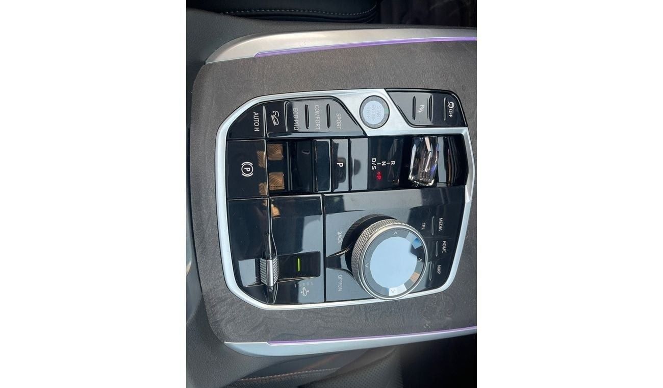 بي أم دبليو X7 40i M Sport Pure 3.0L (335 HP)