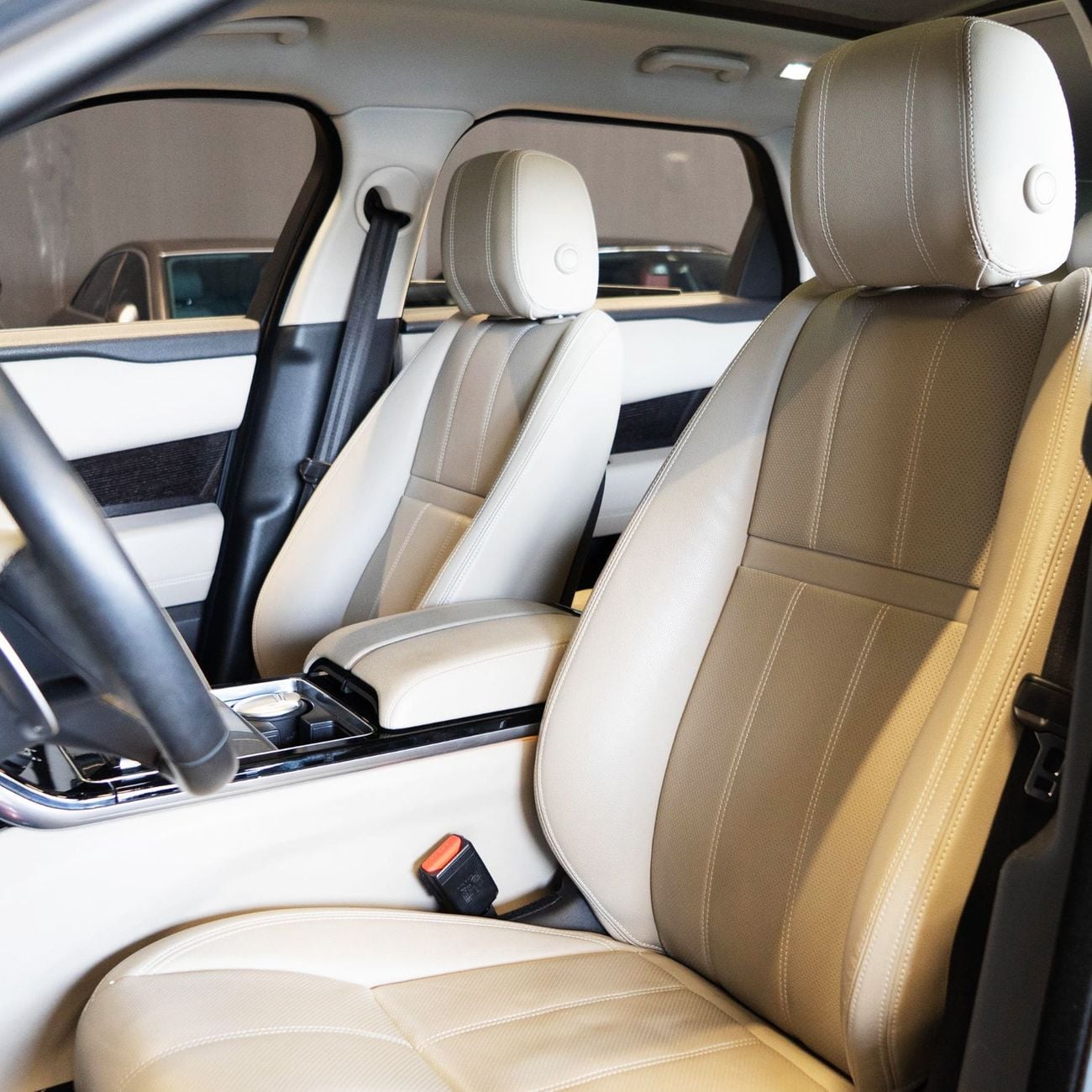 Land Rover Range Rover Velar AED 2,299 P.M • 0% Downpayment • Range Rover Velar P250 R-Dynamic SE • 1 Year Warranty