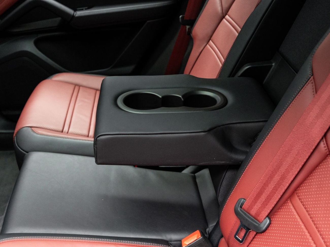 Porsche Cayenne BUY NOW, PAY 2027 | THE BLACKLINE STANDARD | Porsche Warranty March 2027, GCC, Low KM's