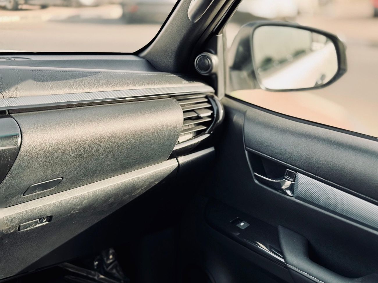 تويوتا هيلوكس GR Sports 4.0L 4WD A/T 2025