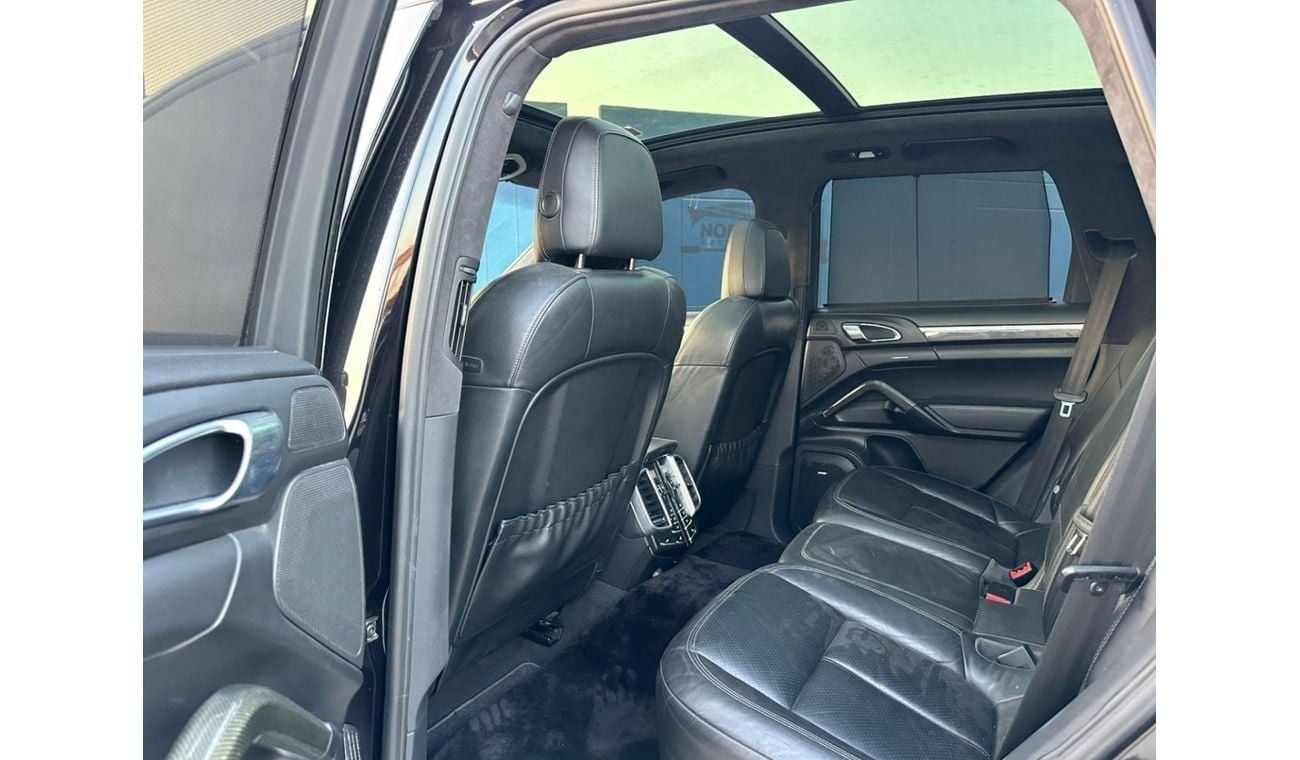 Porsche Cayenne Turbo 4.8L (500 HP) Turbo 4.8L V8 (500 HP) | 2011 | GCC Specs | First Owner | Low Mileage | Perfect