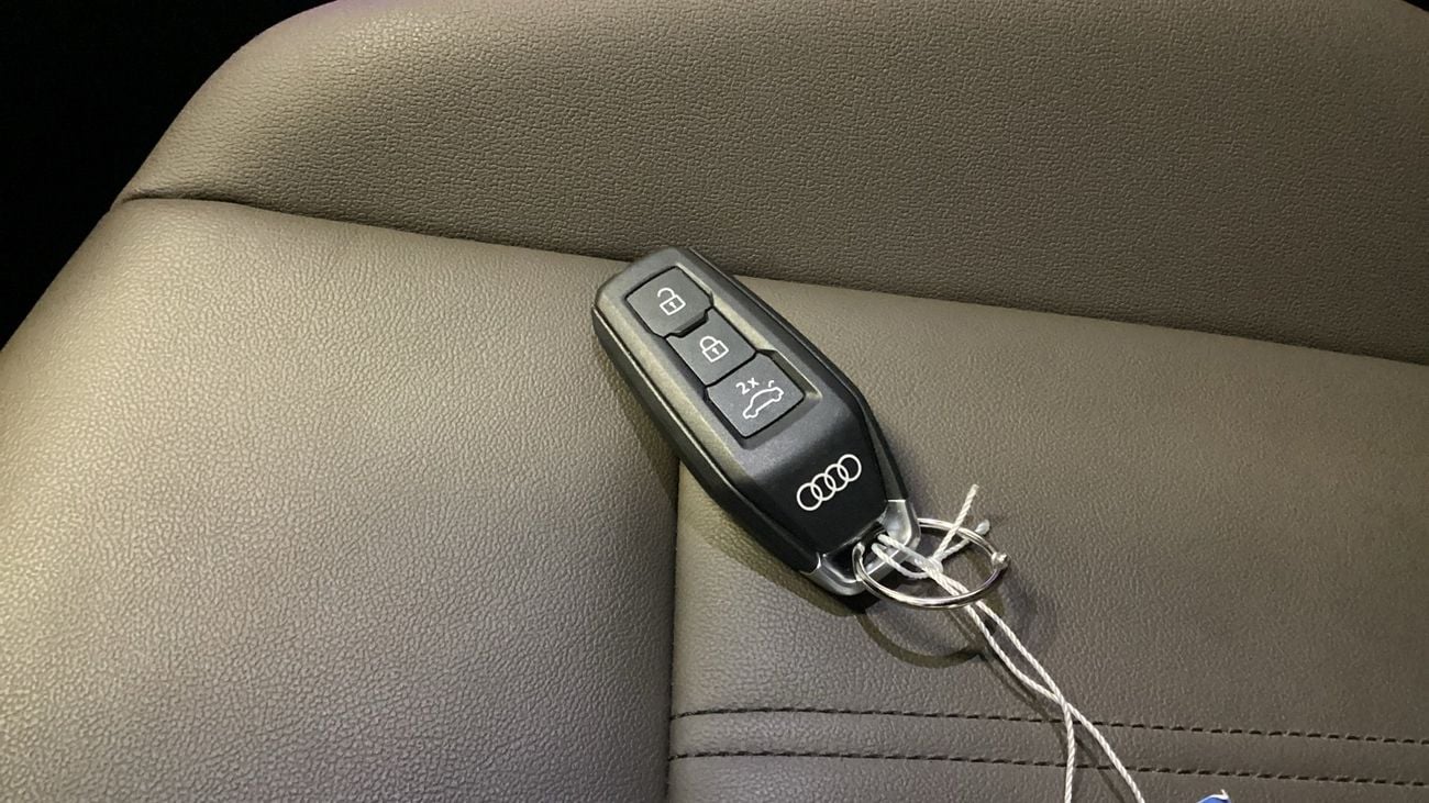 Audi Q5 45 TFSI S-LINE 2.0 150KW MHEV S TRONIC S LINE MID | Guaranteed Warranty | 0 Down Payment