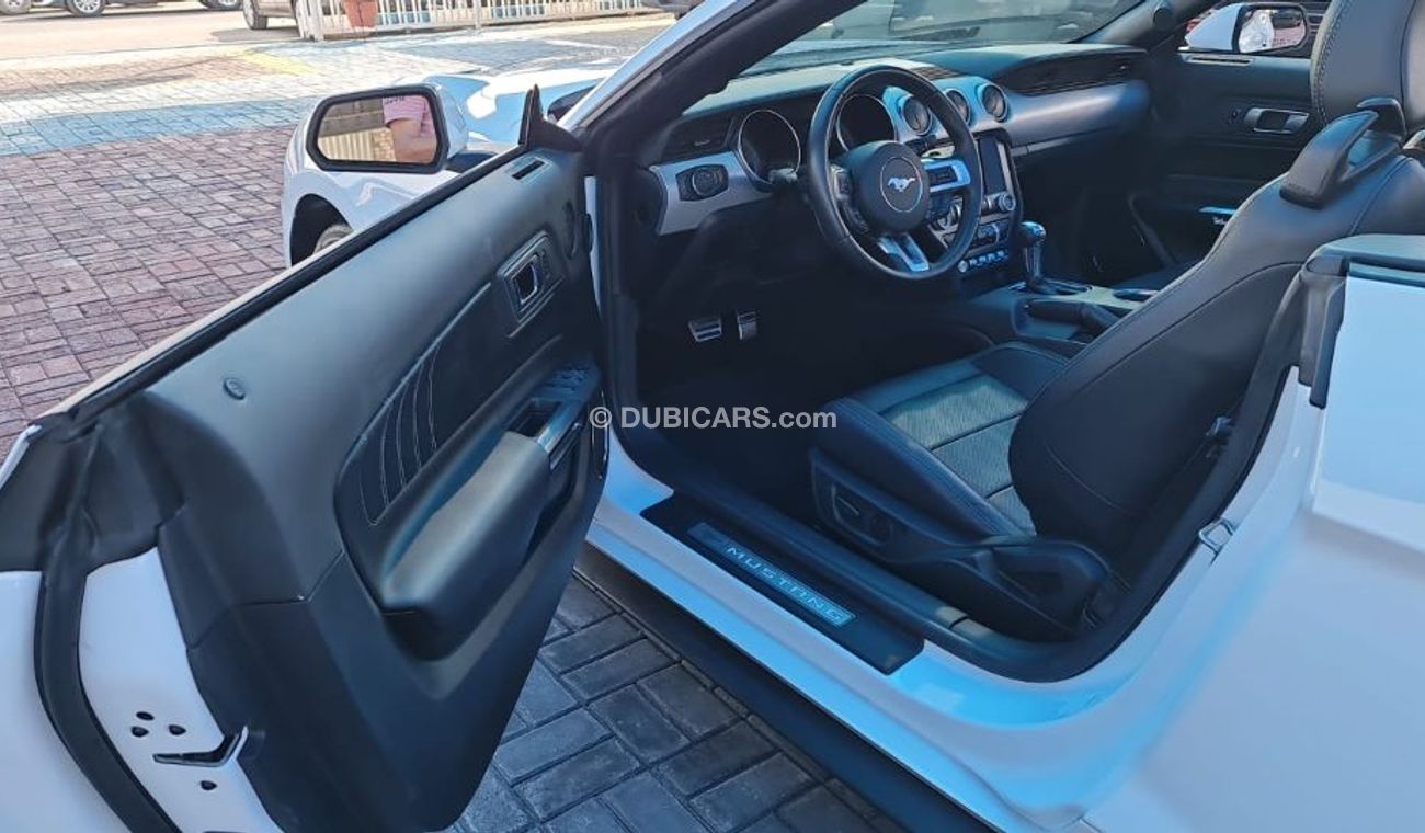 Ford Mustang car in perfect condition 2023 2.3l  America