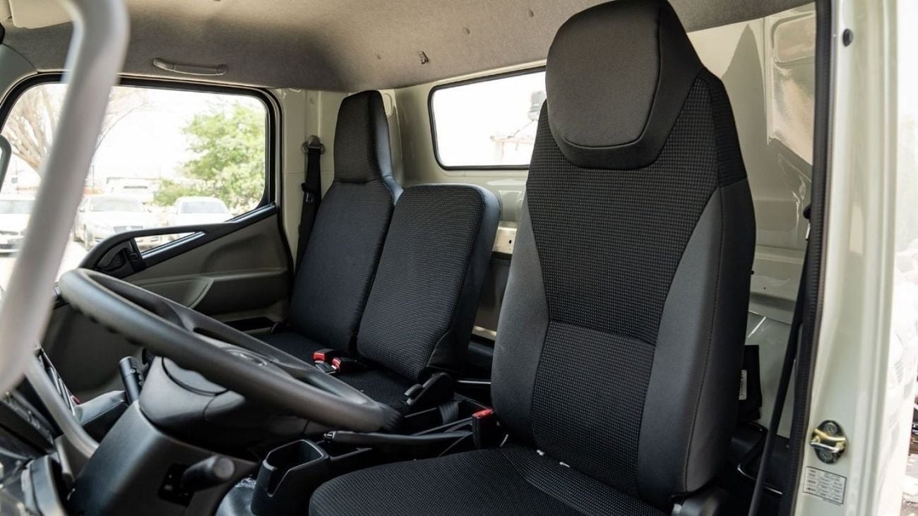 Mitsubishi Fuso Canter (LHD) MITSUBISHI FUSO CANTER 4.2D MT MY2024-WHITE