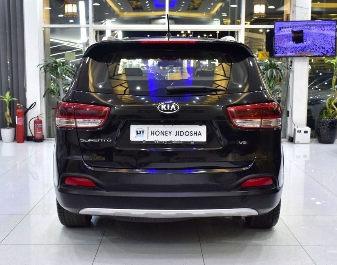 Kia Sorento EXCELLENT DEAL for our KIA Sorento AWD V6 ( 2016 Model ) in Black Color GCC Specs