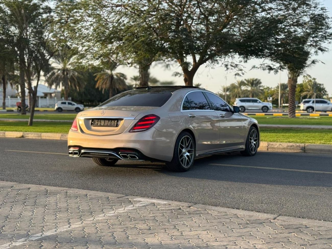 Mercedes-Benz S 550 MERCEDES S550 MODEL 2015 5 BUTTON FULL OPTION