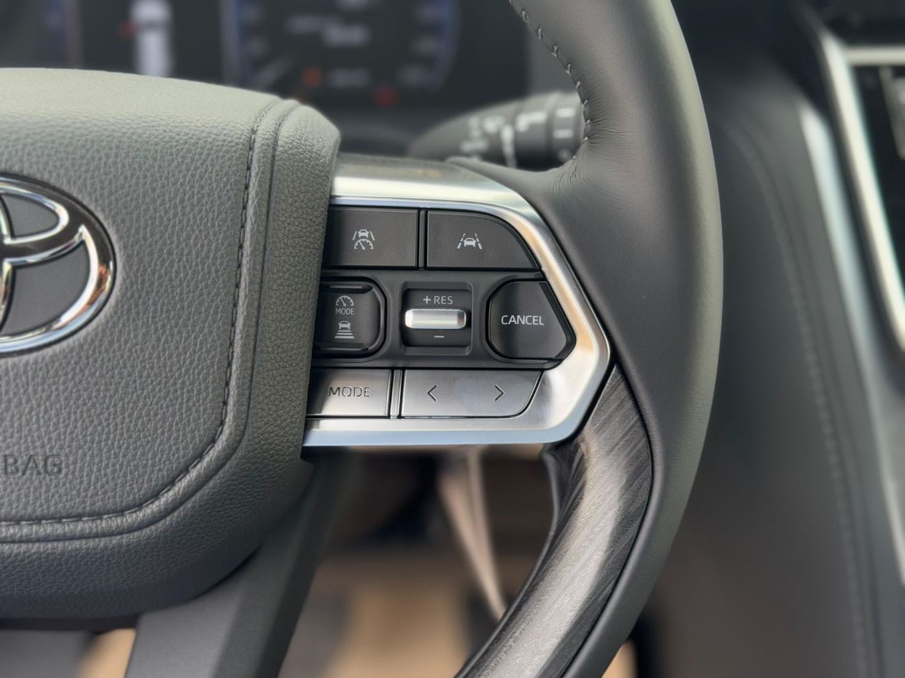 تويوتا لاند كروزر LAND CRUISER GR SPORT 3.5L 2025 GCC