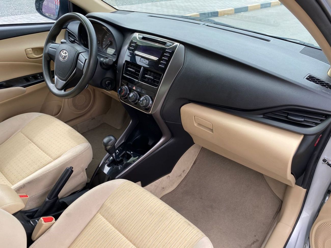 تويوتا يارس 1.5L E