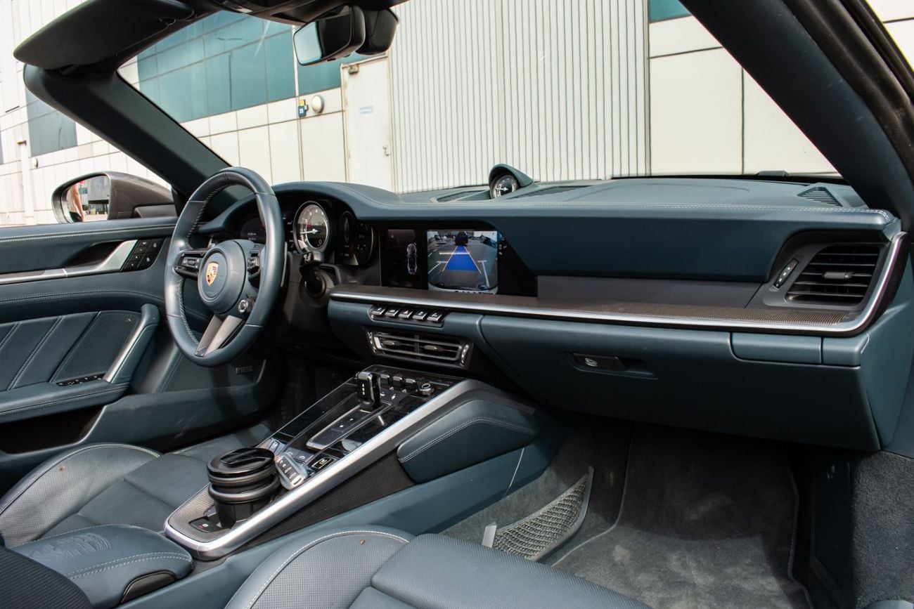 بورش 911 STD Turbo S 3.8L (640 HP) Convertible