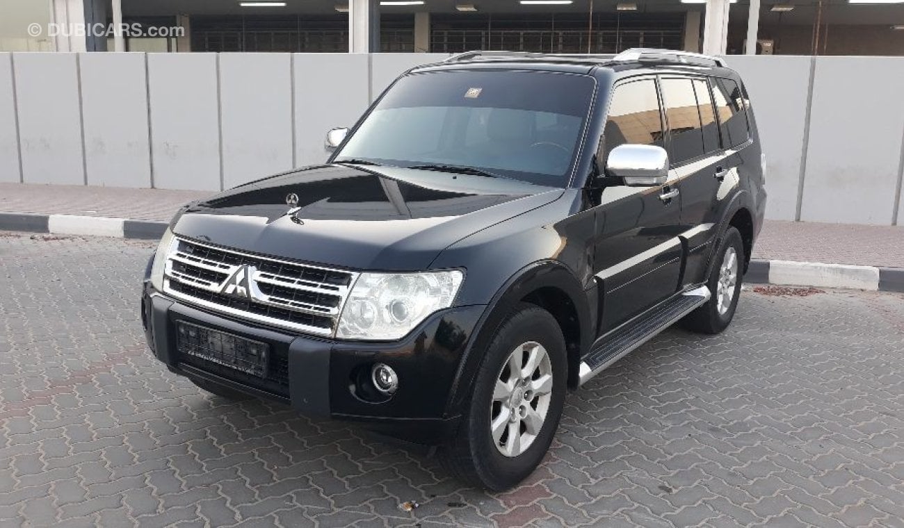 Mitsubishi Pajero 2011 Pajero Gls full options Gulf Specs Clean car