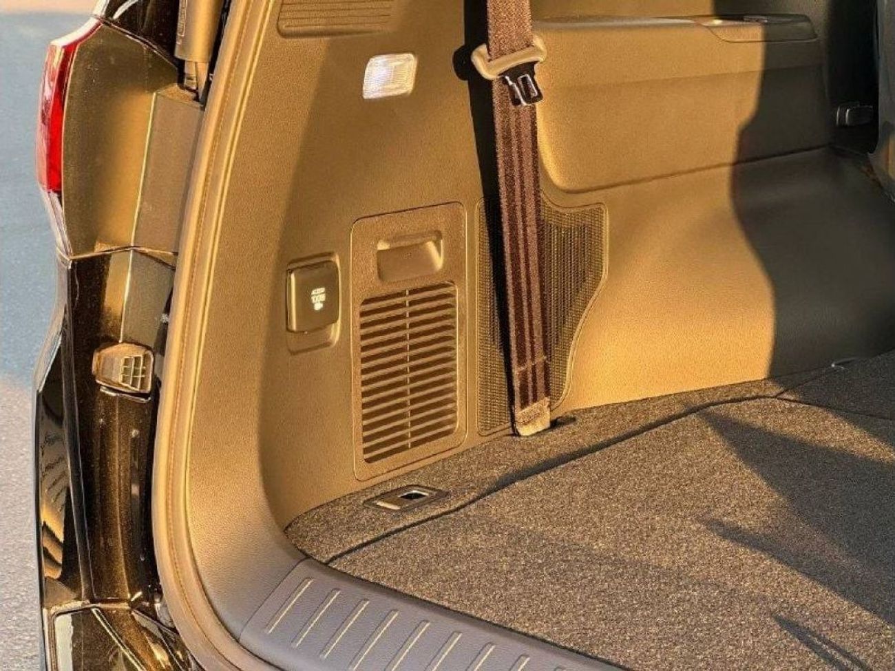 Toyota Land Cruiser GXR 3.5L PTR A/T // 2026 // HIGH OPTION WITH RADAR , LEATHER & POWER SEATS , DVD & BACK CAMERA // SP