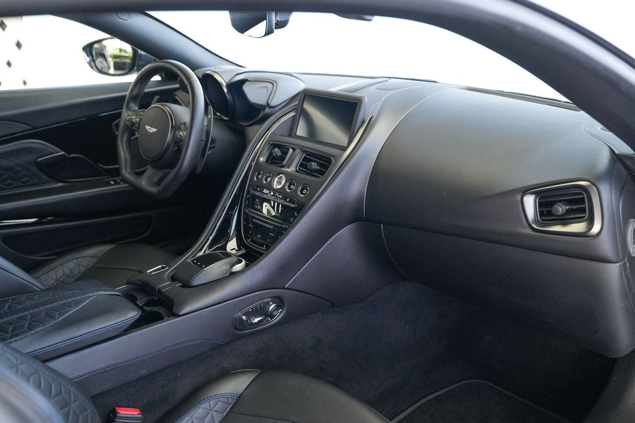 أستون مارتن DBS SUPERLEGGERA