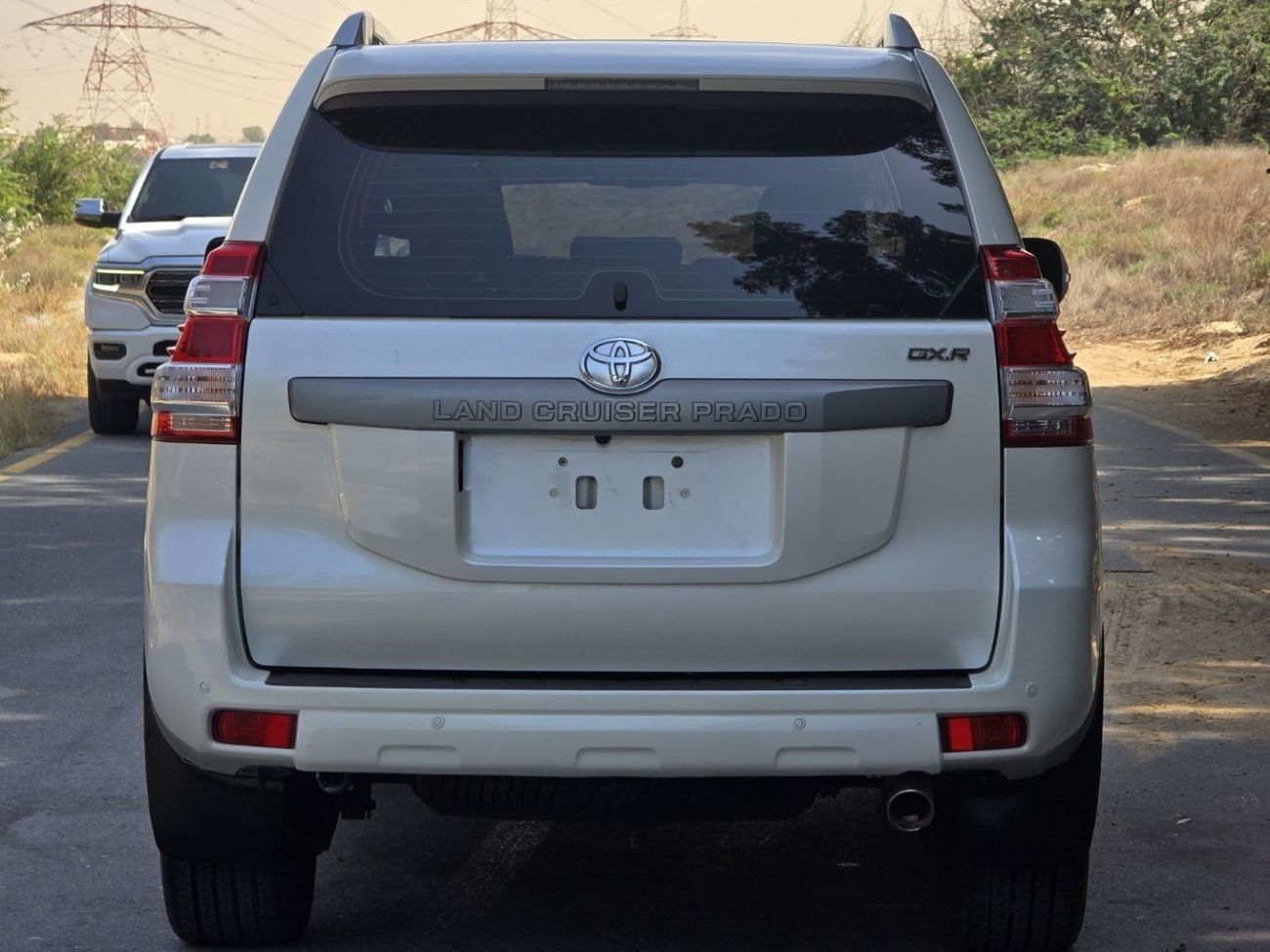 Toyota Prado GXR 2.7L (160 HP) 4WD TOYOTA PRADO GXR 2017 GCC GOOD CONDITION IN SIDE OUT SIDE