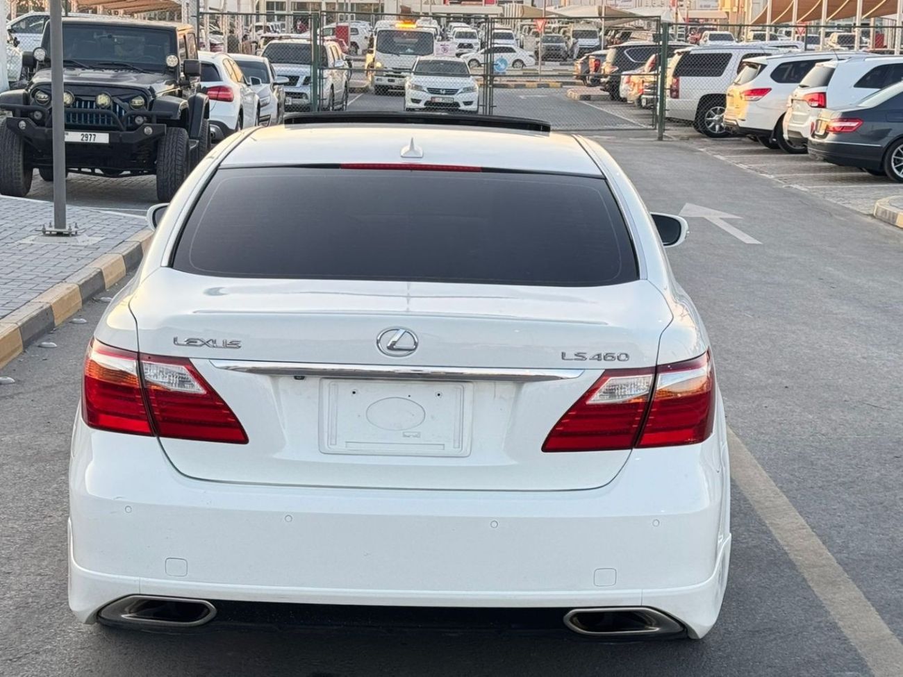 لكزس LS 460 L 4.6L In excellent condition and requires no expense