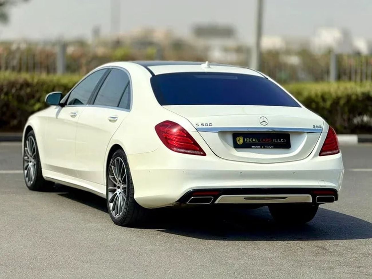 Mercedes Benz S500 LWB TOP Std 4.7L MERCEDES BENZ S500 | GCC SPECS | KMS:210,000 | YEAR: 2014